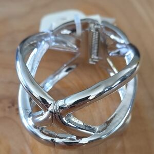Elegant Silver Women's Bracelet
